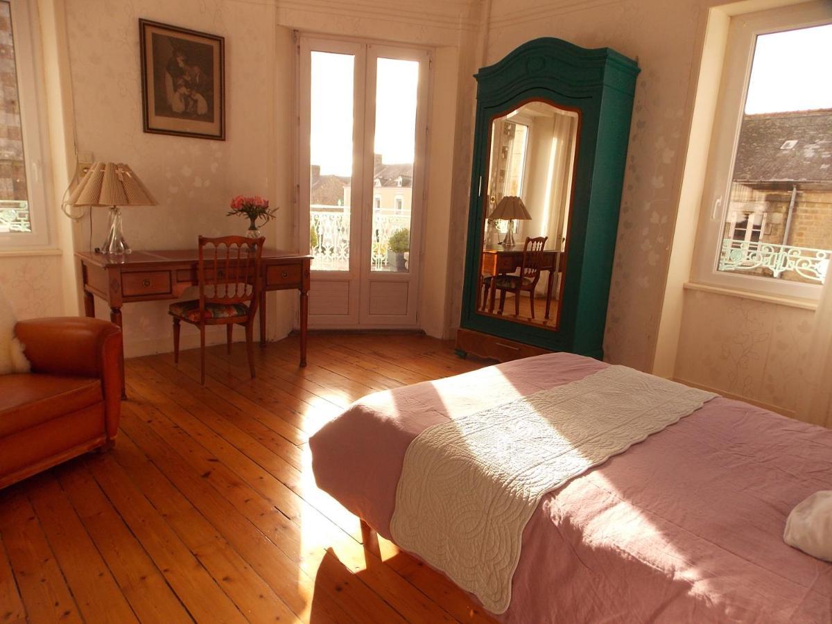 La Vie De Chateau En Toute Amitie Et Simplicite Montaudin Ngoại thất bức ảnh